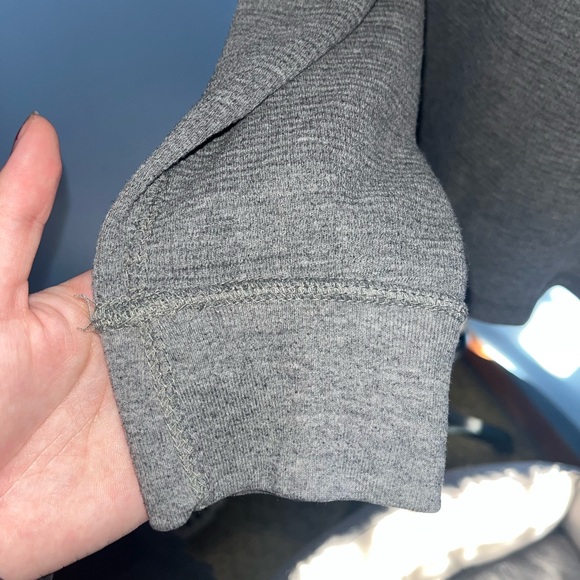 Roebuck & Co. Men’s Long-Sleeved Waffle Knit Crewneck - Picture 3 of 4